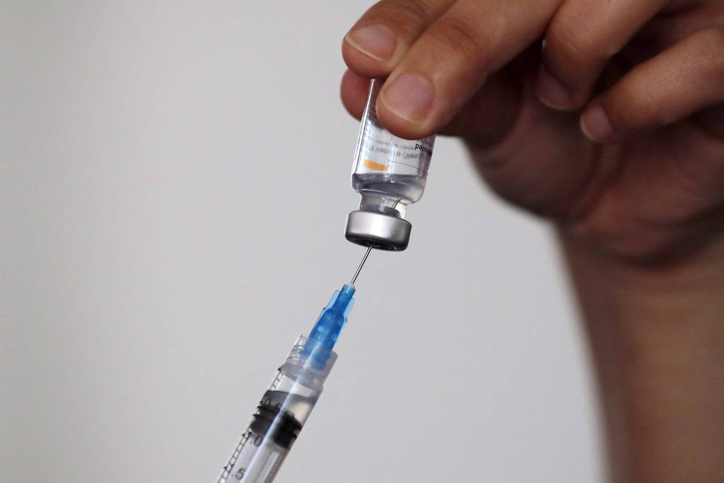 Ministério da Saúde distribui 740 mil doses de Coronavac para vacinar crianças